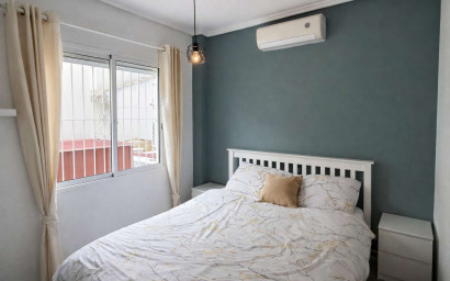 Revente - Villa -
Rojales - Inland