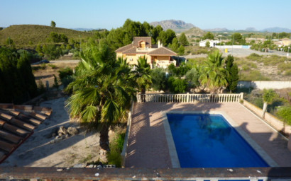 Herverkoop - Villa -
Calasparra - Inland