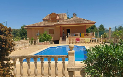 Herverkoop - Villa -
Calasparra - Inland