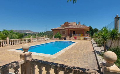 Herverkoop - Villa -
Calasparra - Inland
