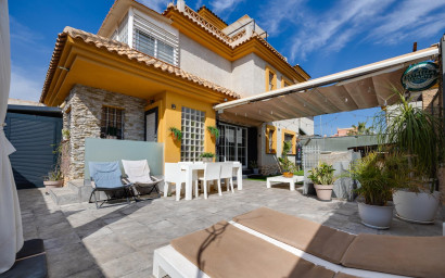 Revente - Villa -
Los Montesinos - La Herrada