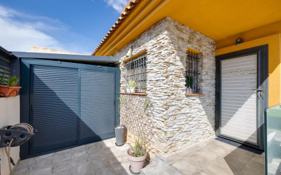 Revente - Villa -
Los Montesinos - La Herrada