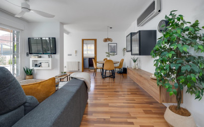 Revente - Villa -
Los Montesinos - La Herrada