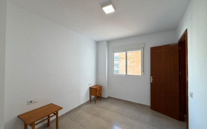 Herverkoop - Plat -
Torrevieja - Playa de los Locos