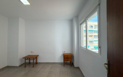 Herverkoop - Plat -
Torrevieja - Playa de los Locos