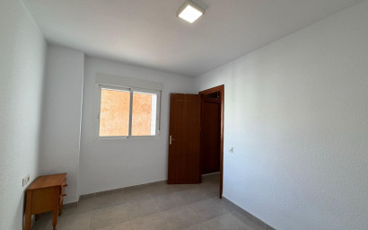 Herverkoop - Plat -
Torrevieja - Playa de los Locos