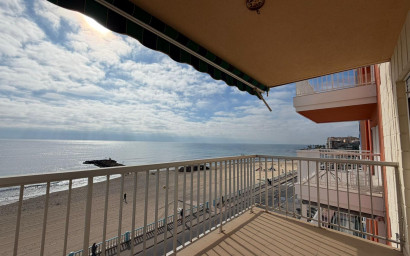 Herverkoop - Plat -
Torrevieja - Playa de los Locos