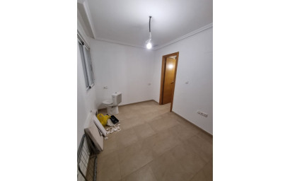 Herverkoop - Plat -
Torrevieja - Costa Blanca