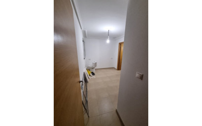 Herverkoop - Plat -
Torrevieja - Costa Blanca