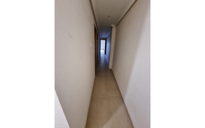 Herverkoop - Plat -
Torrevieja - Costa Blanca