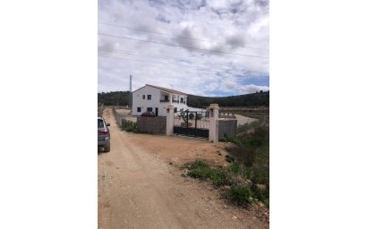 Revente - Villa -
Pinoso - Inland