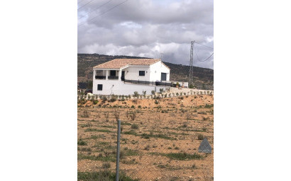 Revente - Villa -
Pinoso - Inland