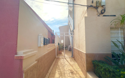 Herverkoop - Plat -
Torrevieja - Zona Los Frutales