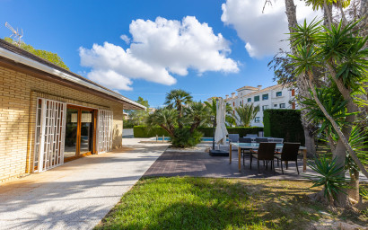 Revente - Villa -
Orihuela Costa - Costa Blanca