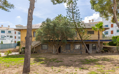 Revente - Villa -
Orihuela Costa - Costa Blanca