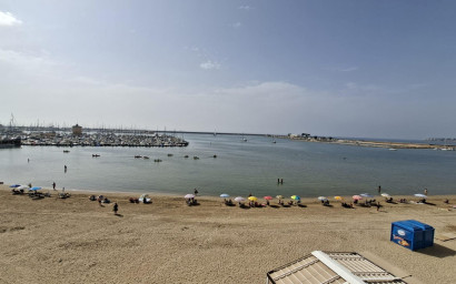Herverkoop - Plat -
Torrevieja - Acequion