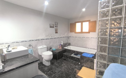 Revente - Villa -
Chinorlet - Inland