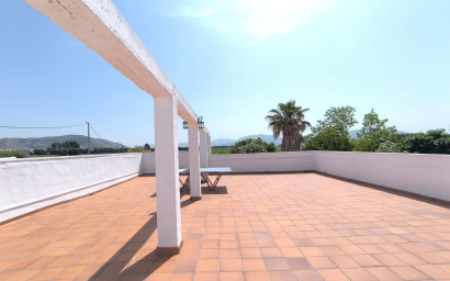 Revente - Villa -
Villena - Inland