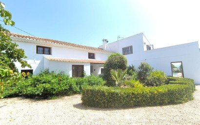 Revente - Villa -
Villena - Inland