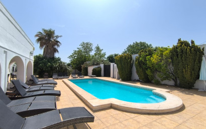 Revente - Villa -
Villena - Inland