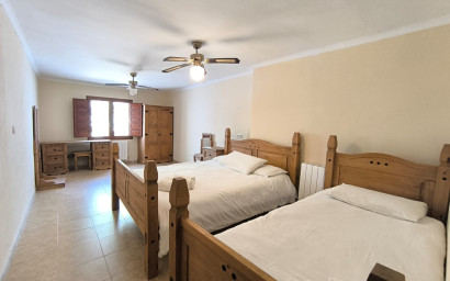 Revente - Villa -
Villena - Inland