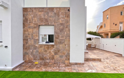 Resale - Bungalow -
Orihuela Costa - Costa Blanca
