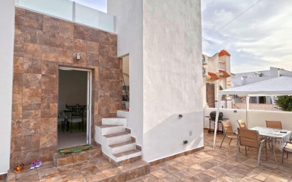 Resale - Bungalow -
Orihuela Costa - Costa Blanca