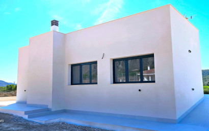 Revente - Villa -
Macisvenda - Inland