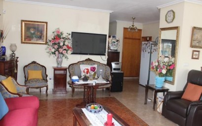 Resale - Villa -
Los Alcazares