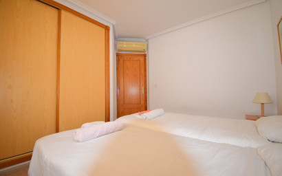 Herverkoop - Herenhuis -
Orihuela Costa - Playa Flamenca