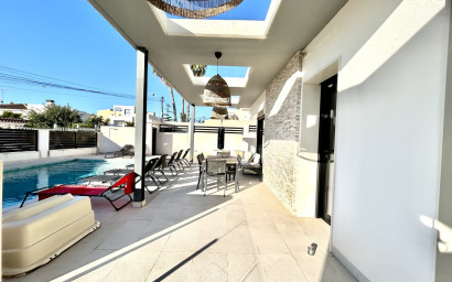 Revente - Villa -
Torrevieja - Los Balcones