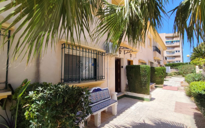 Revente - Maison mitoyenne -
La Zenia
