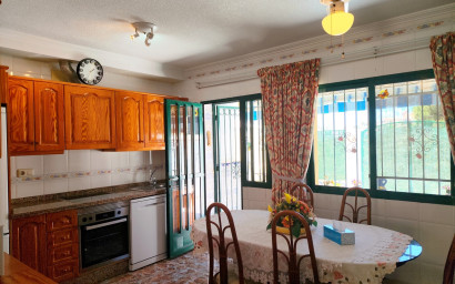 Revente - Maison mitoyenne -
La Zenia