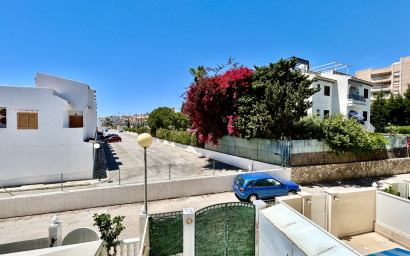 Revente - Maison mitoyenne -
La Zenia