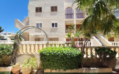 Revente - Maison mitoyenne -
La Zenia