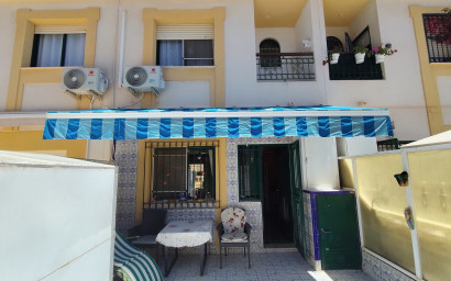 Revente - Maison mitoyenne -
La Zenia
