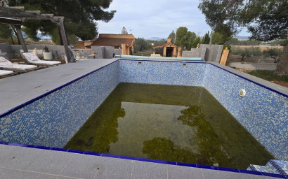 Herverkoop - Villa -
Villena