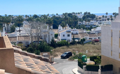 Resale - Townhouse -
Villamartín