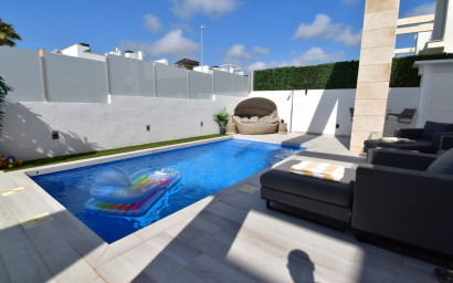 Revente - Villa -
Orihuela Costa - Lomas de Cabo Roig