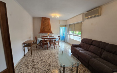 Revente - Appartement -
Salinas