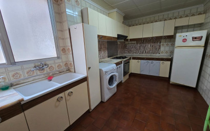 Revente - Appartement -
Salinas