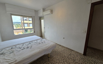 Revente - Appartement -
Salinas