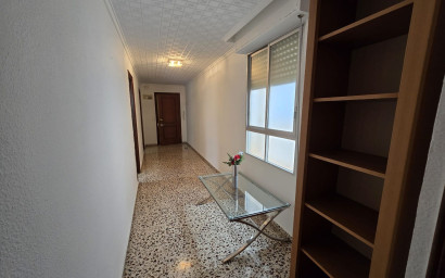 Revente - Appartement -
Salinas