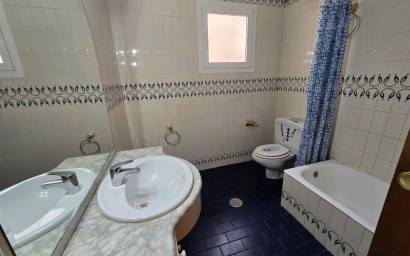 Revente - Appartement -
Salinas