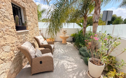 Revente - Villa -
Los Montesinos - La Herrada