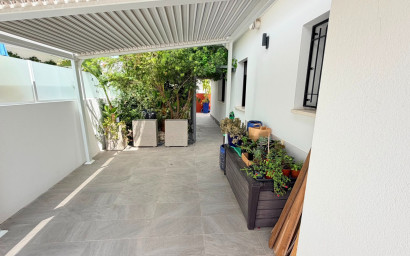 Revente - Villa -
Los Montesinos - La Herrada