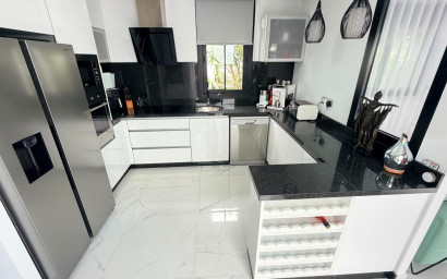 Revente - Villa -
Los Montesinos - La Herrada