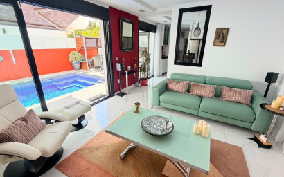 Revente - Villa -
Los Montesinos - La Herrada