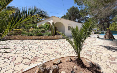 Revente - Villa -
Hondón de las Nieves - HONDON DE LAS NIEVES