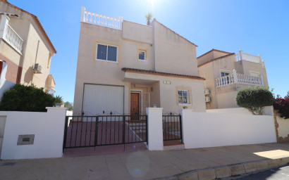 Revente - Villa -
San Miguel de Salinas - Lake View Mansions